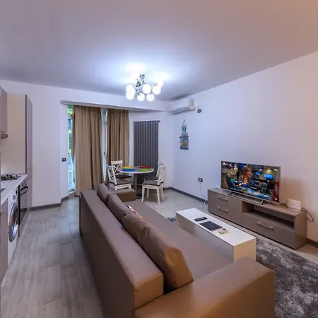 Alezzi Chic Mamaia 公寓